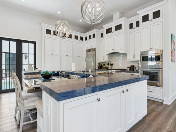 Luxurious Sarasota Rental: Waterfront, Pool, Sleeps 10