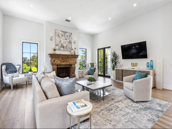 Luxurious Sarasota Rental: Waterfront, Pool, Sleeps 10