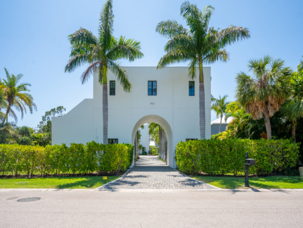 Luxurious Sarasota Rental: Waterfront, Pool, Sleeps 10