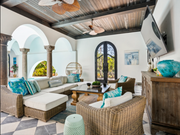Luxurious Sarasota Rental: Waterfront, Pool, Sleeps 10