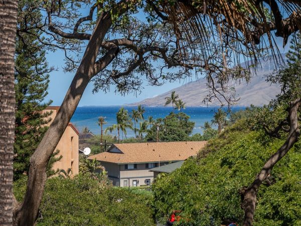 Modern Oceanview Retreat in Maui