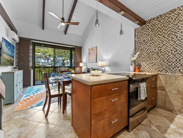 Modern Oceanview Retreat in Maui
