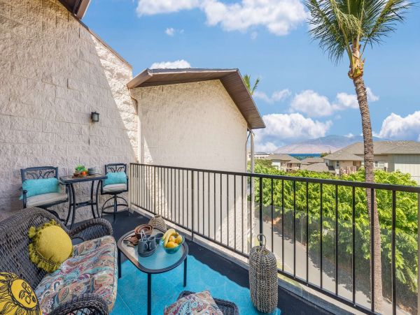 Lovely Maui Vacation Condo with Partial Ocean Views