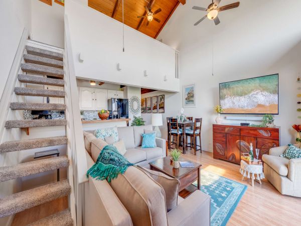 Lovely Maui Vacation Condo with Partial Ocean Views