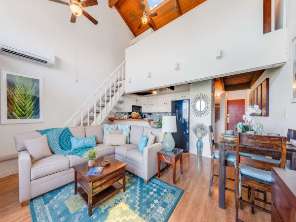 Lovely Maui Vacation Condo with Partial Ocean Views