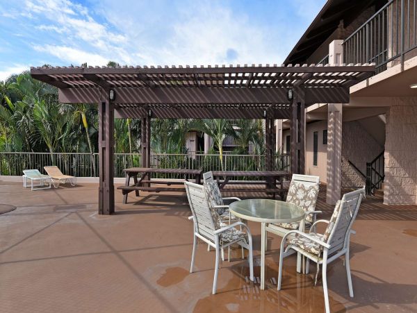 Lovely Maui Vacation Condo with Partial Ocean Views