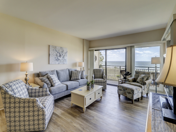 Luxurious Ocean-View Villa with Great Amenities in Hilton Head