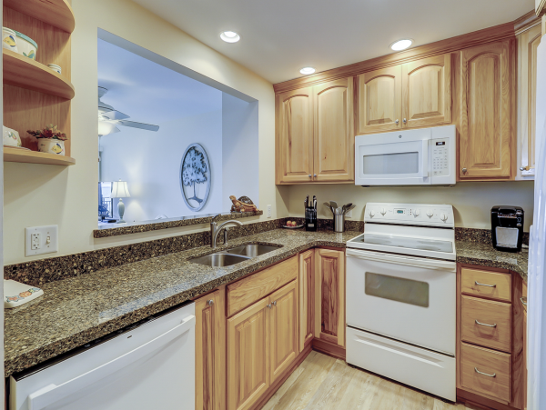 Luxurious Ocean-View Villa with Great Amenities in Hilton Head