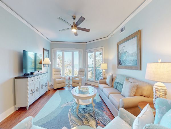 Beautiful and Cozy 5th Floor Beachfront Condo in Hilton Head