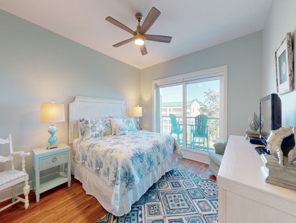 Beautiful and Cozy 5th Floor Beachfront Condo in Hilton Head