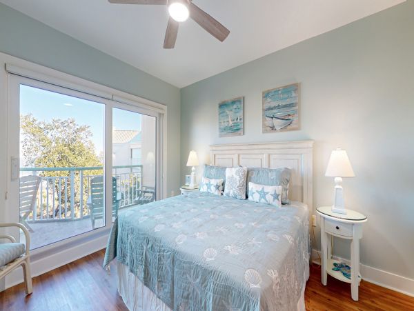 Beautiful and Cozy 5th Floor Beachfront Condo in Hilton Head