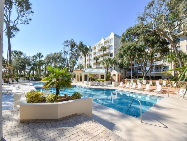 Beautiful and Cozy 5th Floor Beachfront Condo in Hilton Head