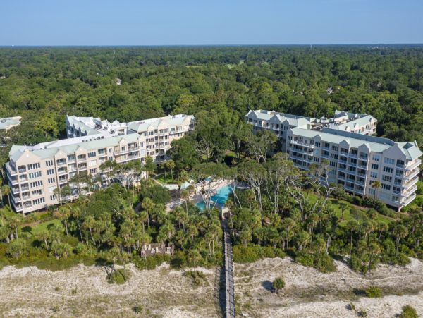 Beautiful and Cozy 5th Floor Beachfront Condo in Hilton Head