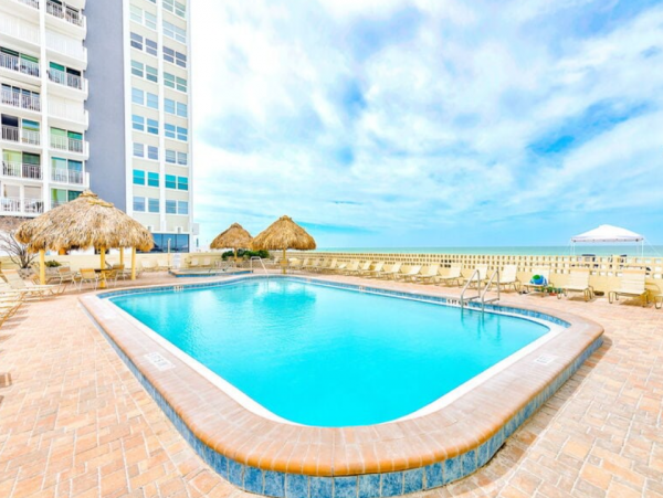 Spacious 3 Bedroom Vacation Condo with Gulf Views