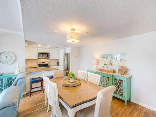 Spacious 3 Bedroom Vacation Condo with Gulf Views