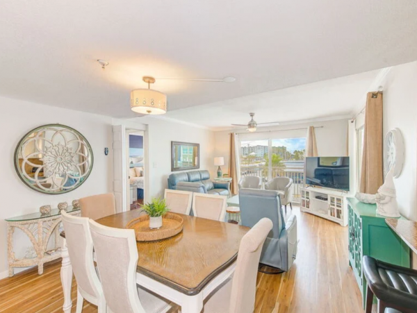 Spacious 3 Bedroom Vacation Condo with Gulf Views