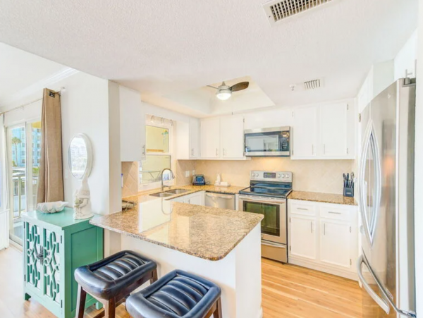 Spacious 3 Bedroom Vacation Condo with Gulf Views