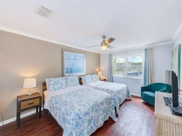 Spacious 3 Bedroom Vacation Condo with Gulf Views