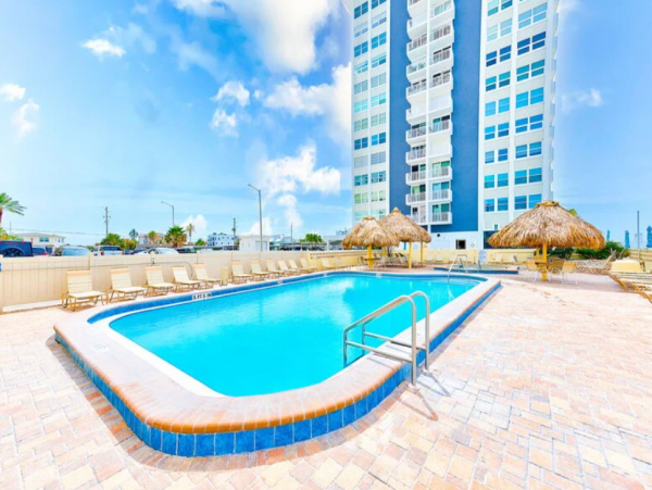 Spacious 3 Bedroom Vacation Condo with Gulf Views