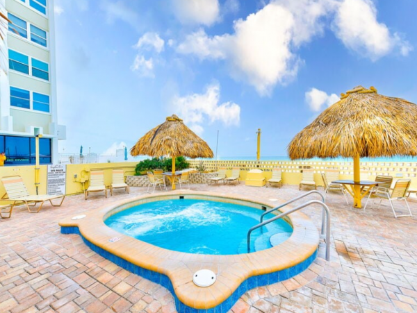 Spacious 3 Bedroom Vacation Condo with Gulf Views