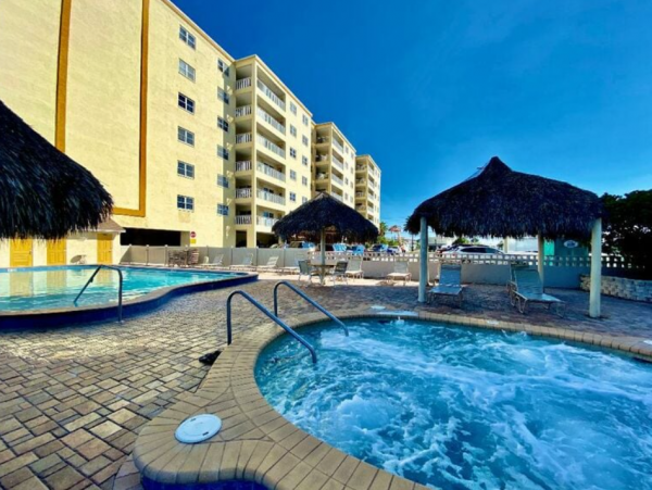 Spacious 3 Bedroom Vacation Condo with Gulf Views