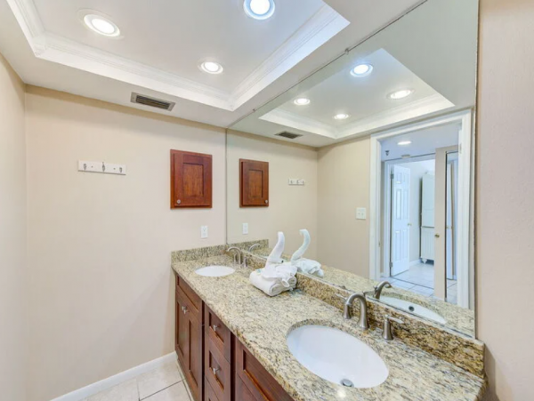 Beachfront 3 Bedroom Vacation Condo in Redington Shores