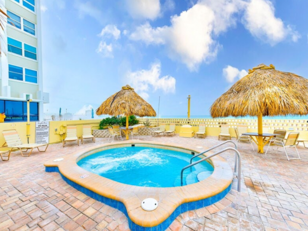 Beachfront 3 Bedroom Vacation Condo in Redington Shores