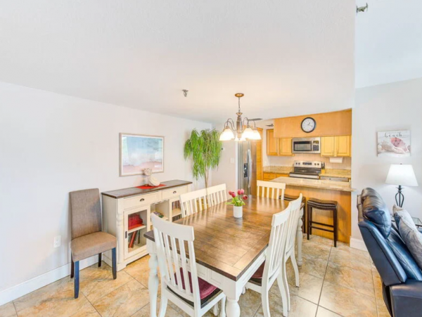 Cozy Vacation Condo with Ocean Views in Redington Shores