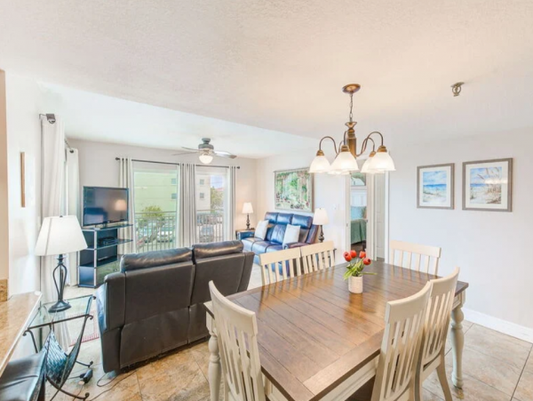 Cozy Vacation Condo with Ocean Views in Redington Shores