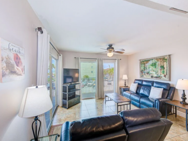 Cozy Vacation Condo with Ocean Views in Redington Shores