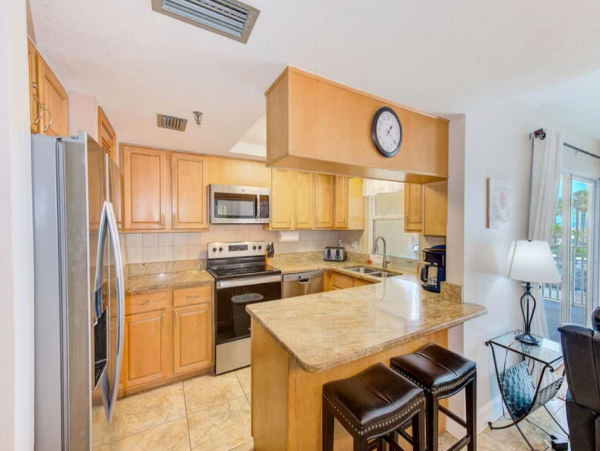 Cozy Vacation Condo with Ocean Views in Redington Shores