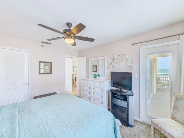 Cozy Vacation Condo with Ocean Views in Redington Shores