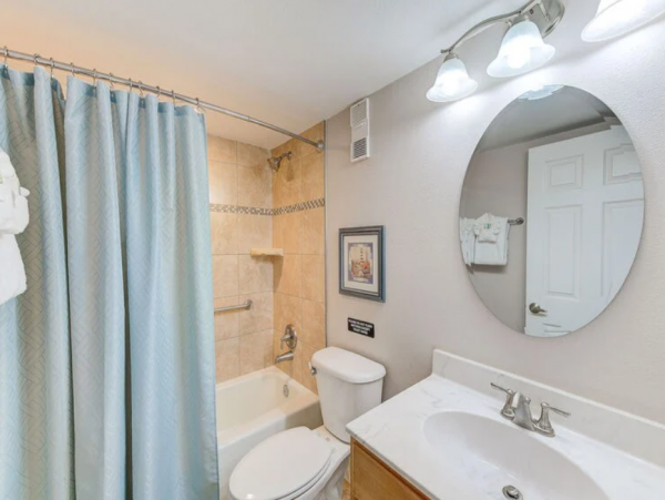 Cozy Vacation Condo with Ocean Views in Redington Shores