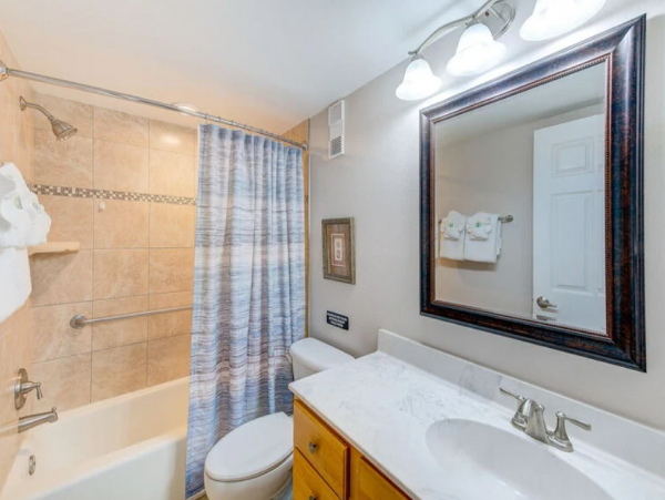 Cozy Vacation Condo with Ocean Views in Redington Shores