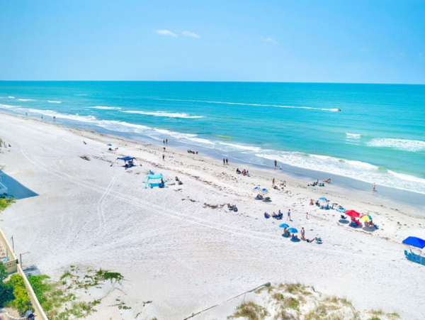 Cozy Vacation Condo with Ocean Views in Redington Shores