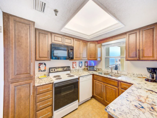 Redington Shores Beachfront Condo with Pool and Hot Tub