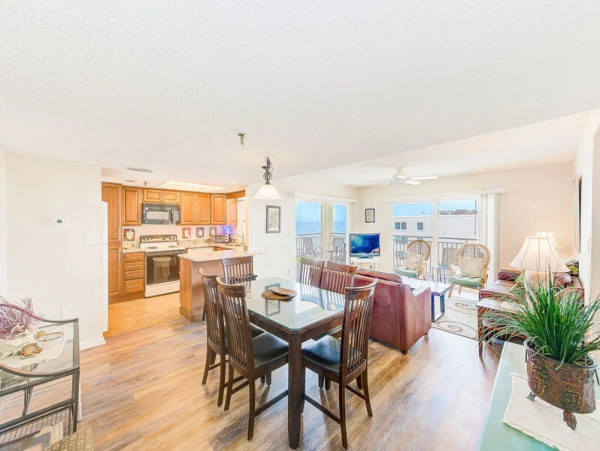 Redington Shores Beachfront Condo with Pool and Hot Tub