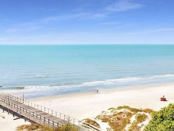 Stunning Beachfront Views 3 Bedroom Condo in Redington Shores