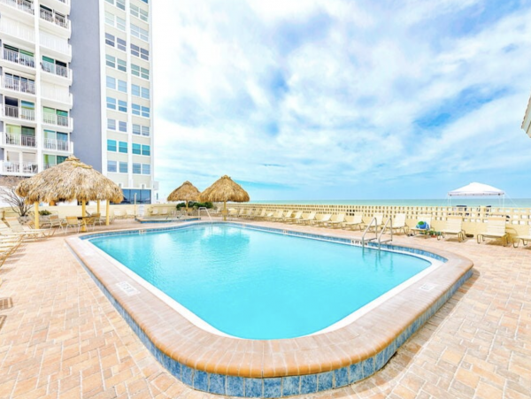 Stunning Beachfront Views 3 Bedroom Condo in Redington Shores