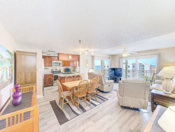 Stunning Beachfront Views 3 Bedroom Condo in Redington Shores
