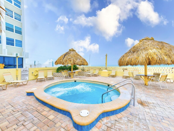 Stunning Beachfront Views 3 Bedroom Condo in Redington Shores