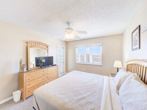 Stunning Beachfront Views 3 Bedroom Condo in Redington Shores