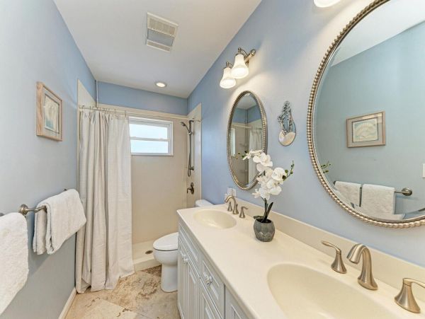 Great Vacation Pool Rental on Anna Maria Island Three bedroom