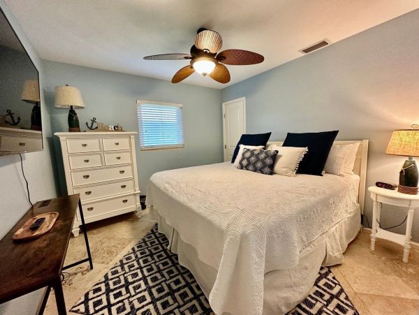 Great Vacation Pool Rental on Anna Maria Island Three bedroom