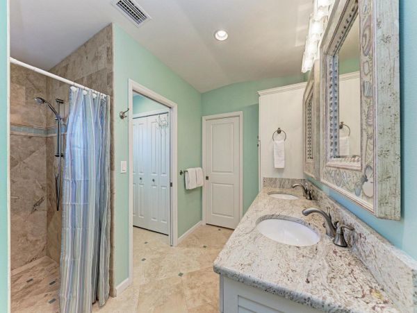 Great Vacation Pool Rental on Anna Maria Island Three bedroom