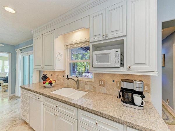 Great Vacation Pool Rental on Anna Maria Island Three bedroom
