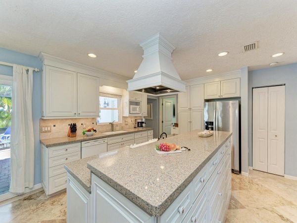 Great Vacation Pool Rental on Anna Maria Island Three bedroom