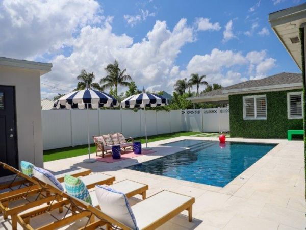 Luxurious 4-Bedroom Vacation Home in West Palm Beach
