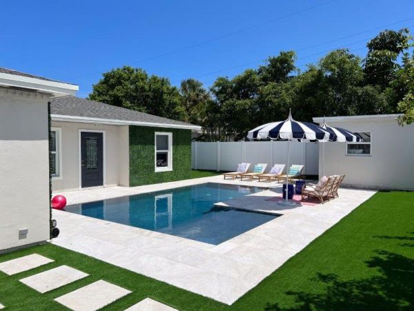 Luxurious 4-Bedroom Vacation Home in West Palm Beach