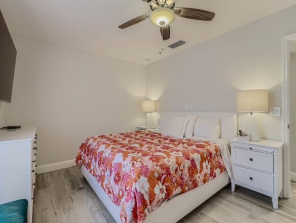 Luxurious 4-Bedroom Vacation Home in West Palm Beach